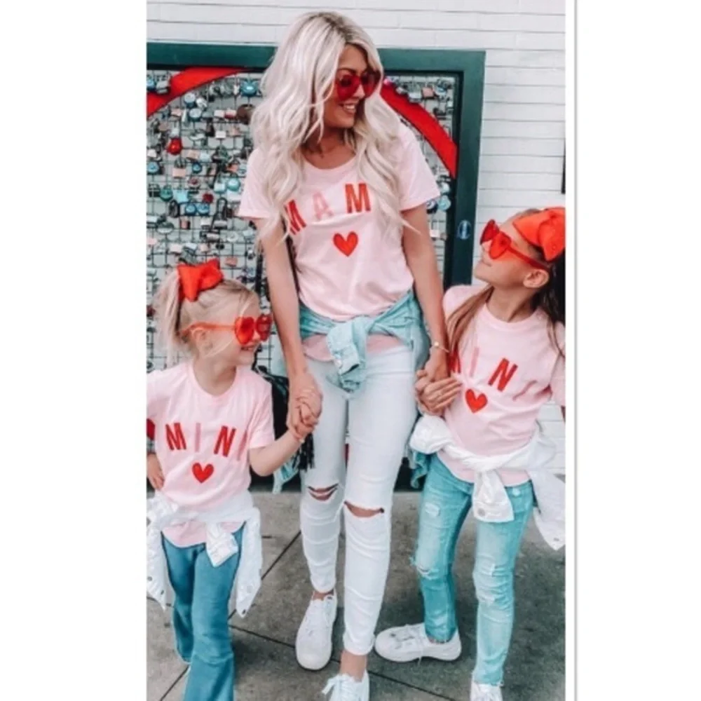 Restocked! 🌸 MAMA shirt - Picture 2 of 3